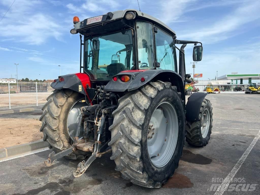 Massey Ferguson 5711 Tractoren