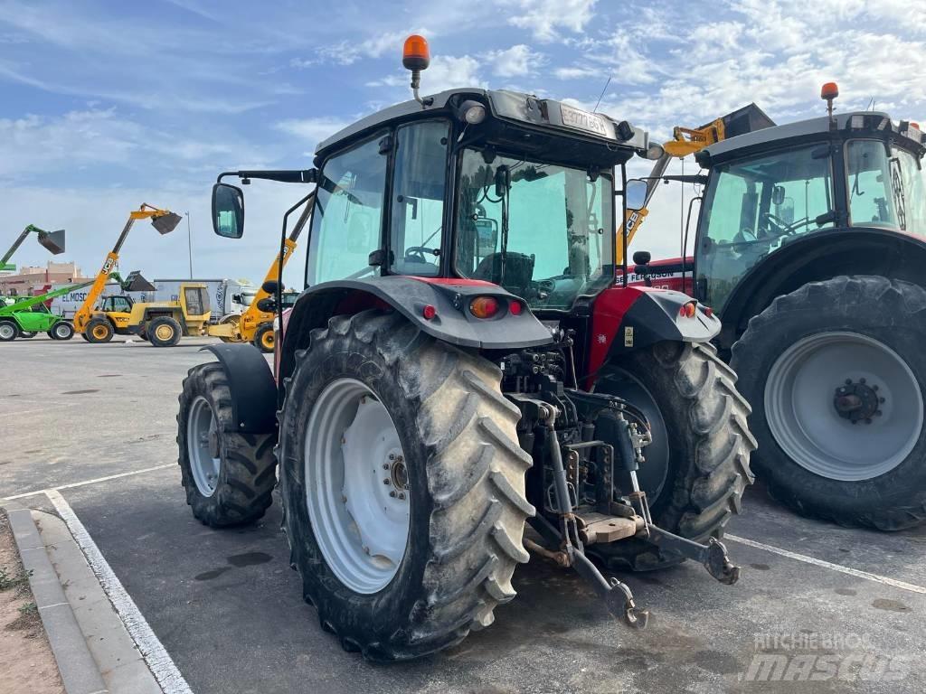 Massey Ferguson 5711 Tractoren