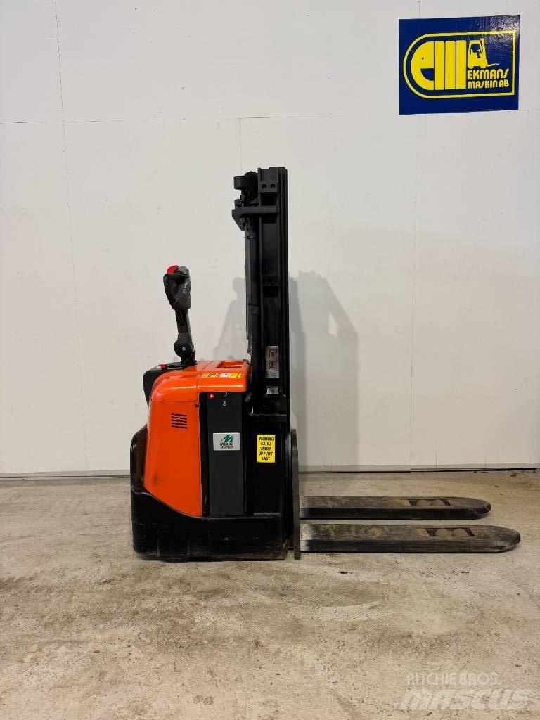 BT truck SPE 125 Stapelaar meeloop