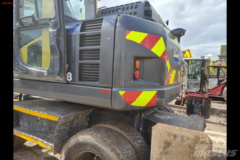 Komatsu PW 148-8 Wielgraafmachines