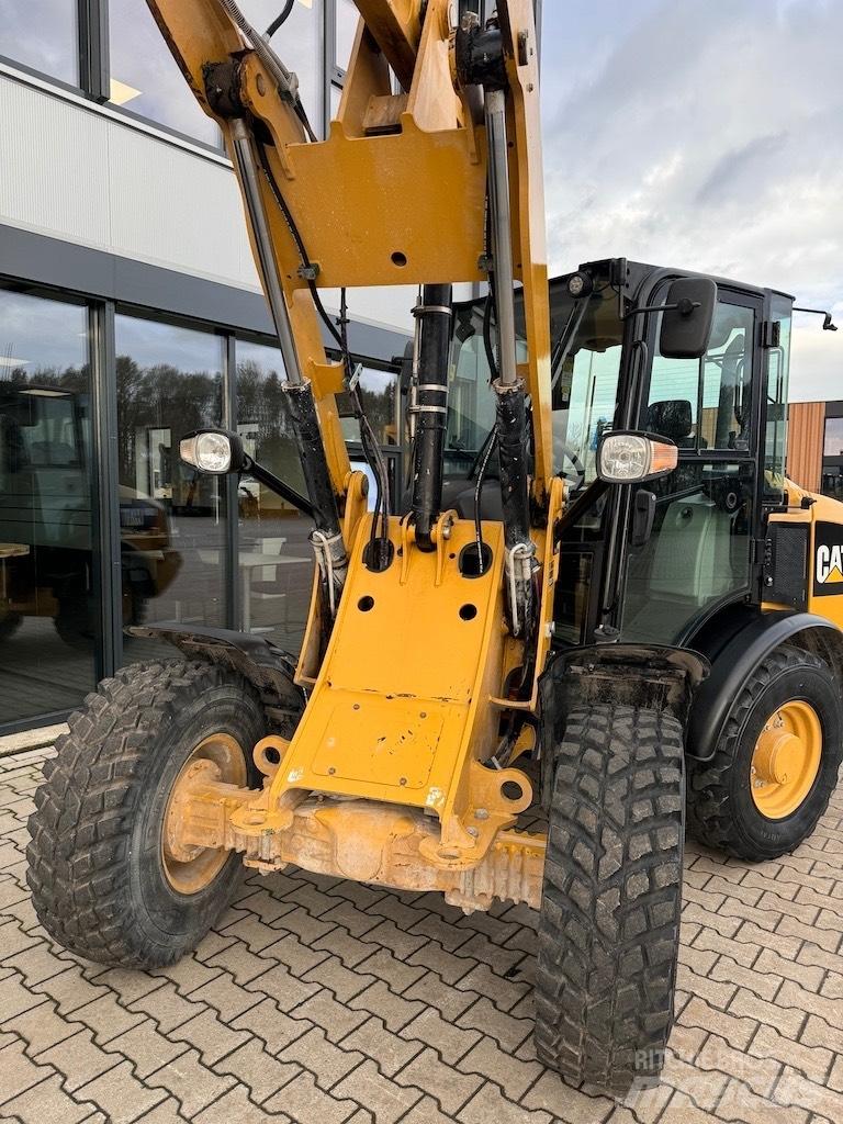 CAT 906M Wielladers