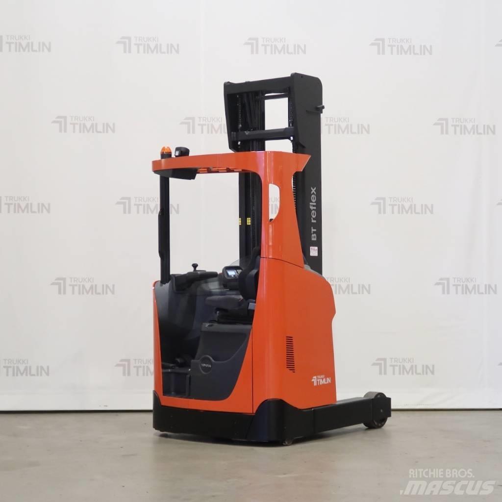 Toyota RRE140H Reachtruck voor hoog niveau