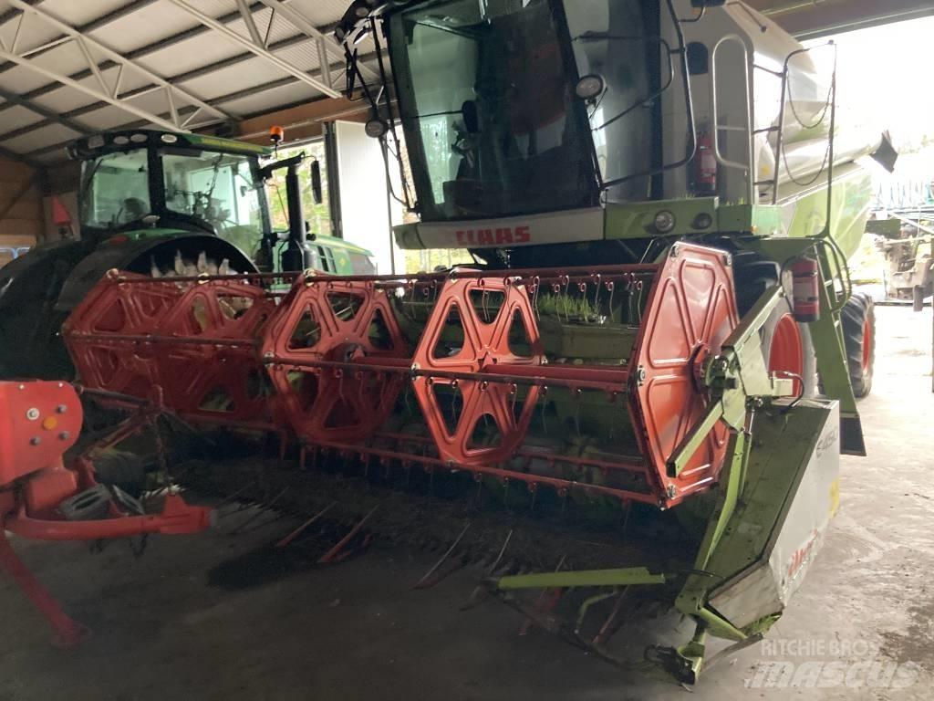 CLAAS Tucano 320 Maaidorsmachines