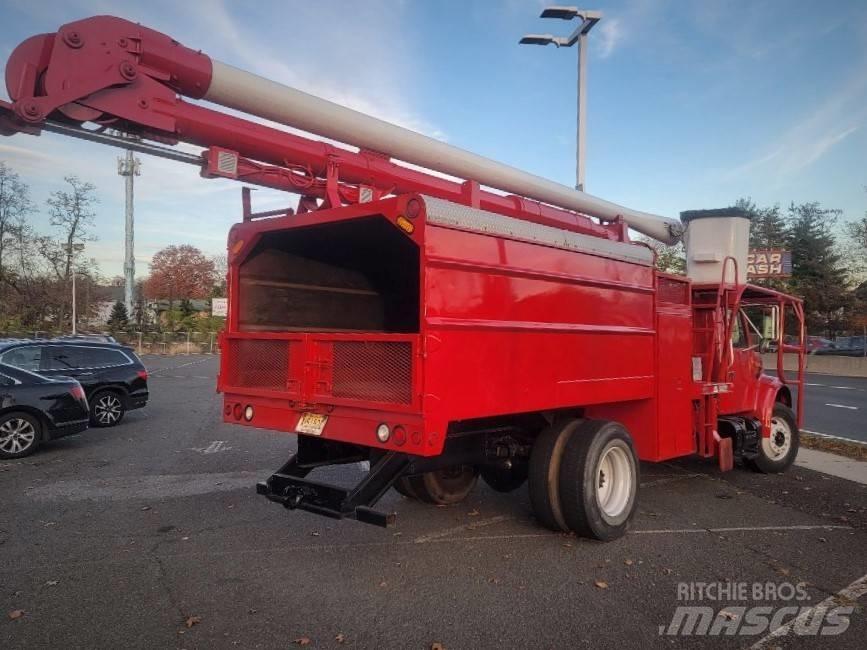 International 4700 Auto hoogwerkers