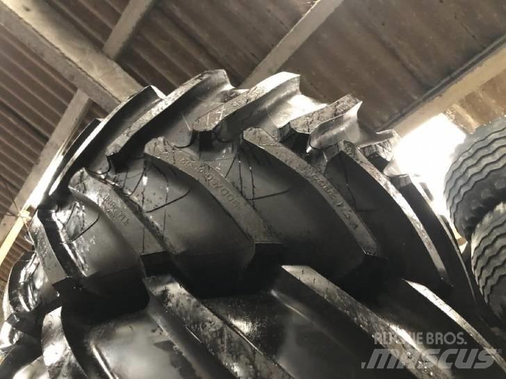 Trelleborg 900/60R32 Banden, wielen en velgen
