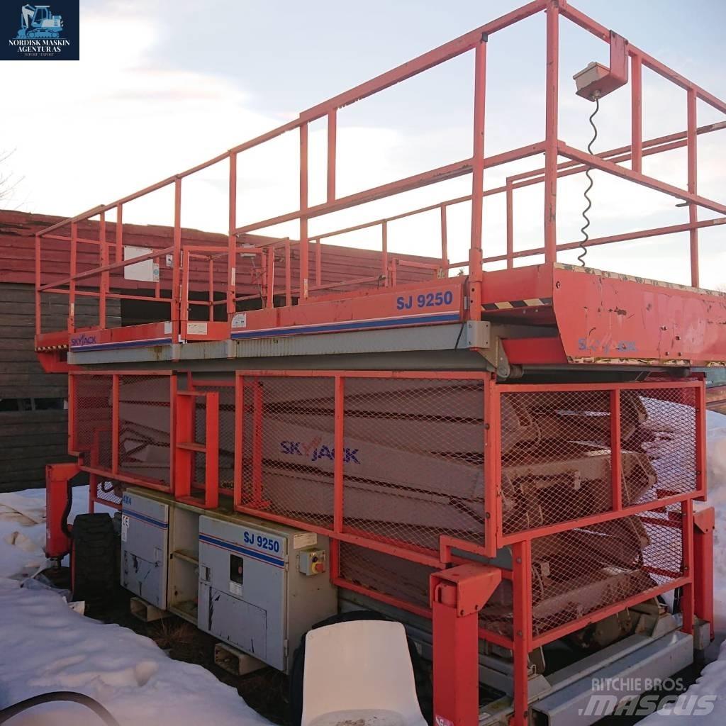 SkyJack 9250 Schaarhoogwerkers
