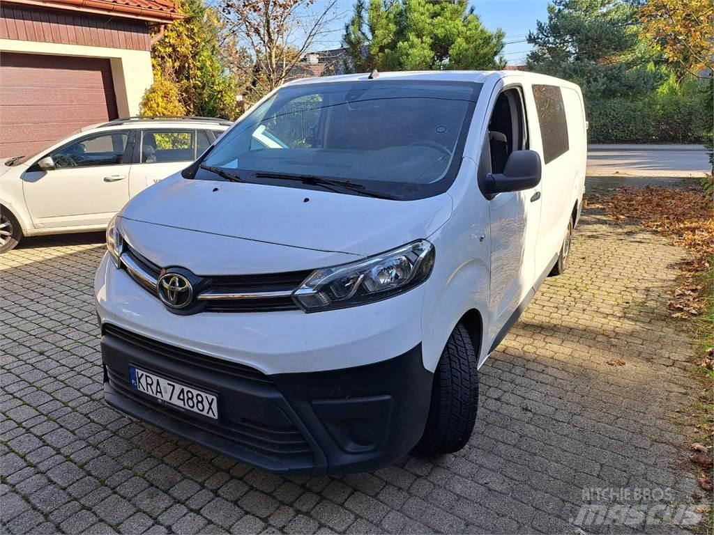 Toyota PROACE Auto's