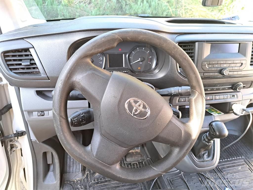 Toyota PROACE Auto's