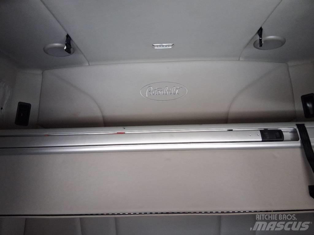 Peterbilt 579 Trekkers