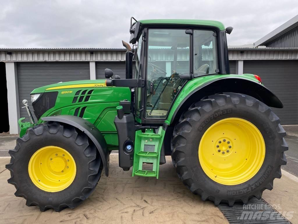John Deere 6120 M Tractoren
