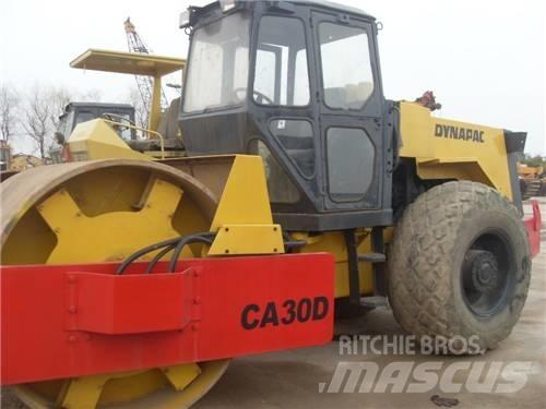Dynapac CA30D Trilrolwalsen