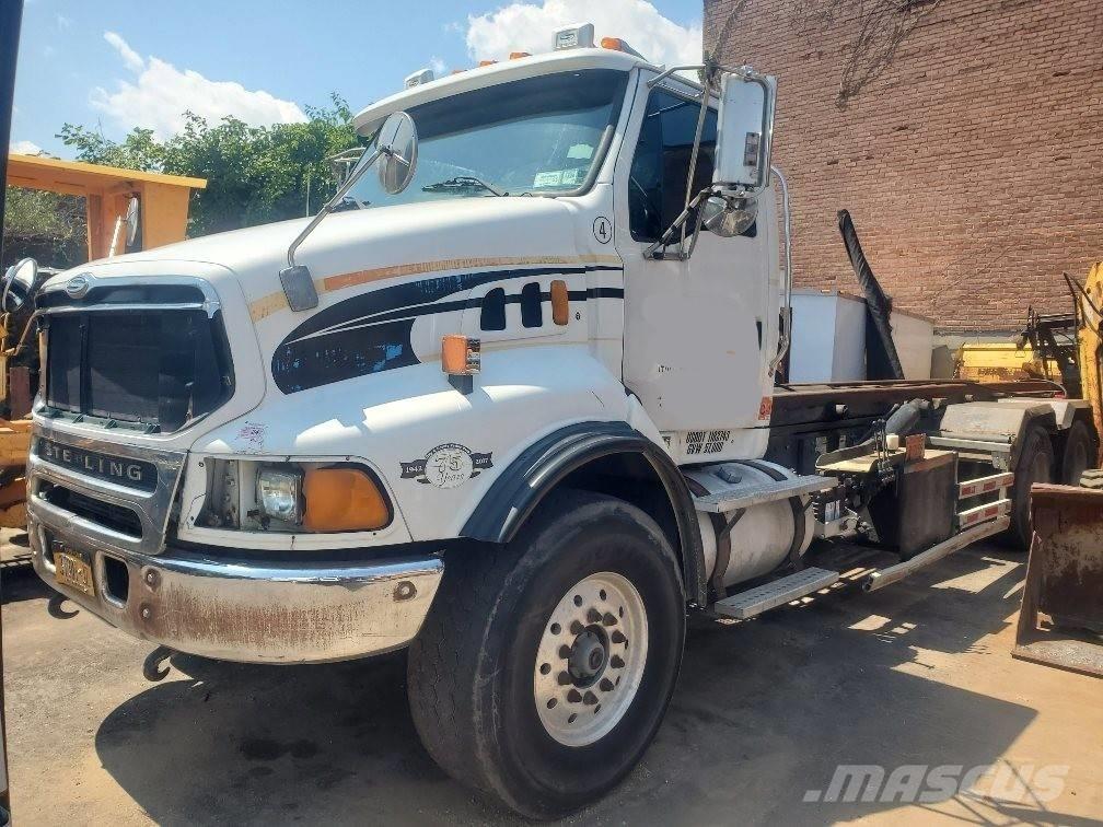 Sterling LT 9500 Containertrucks met kabelsysteem