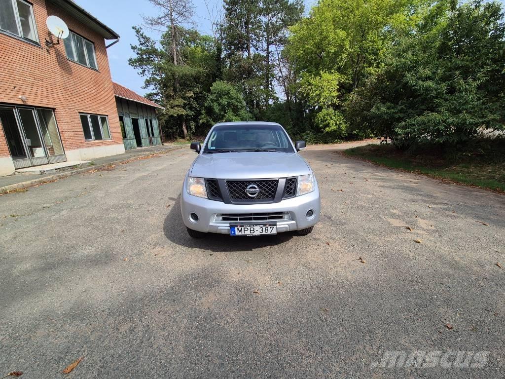 Nissan Navara Bestelwagens met open laadbak