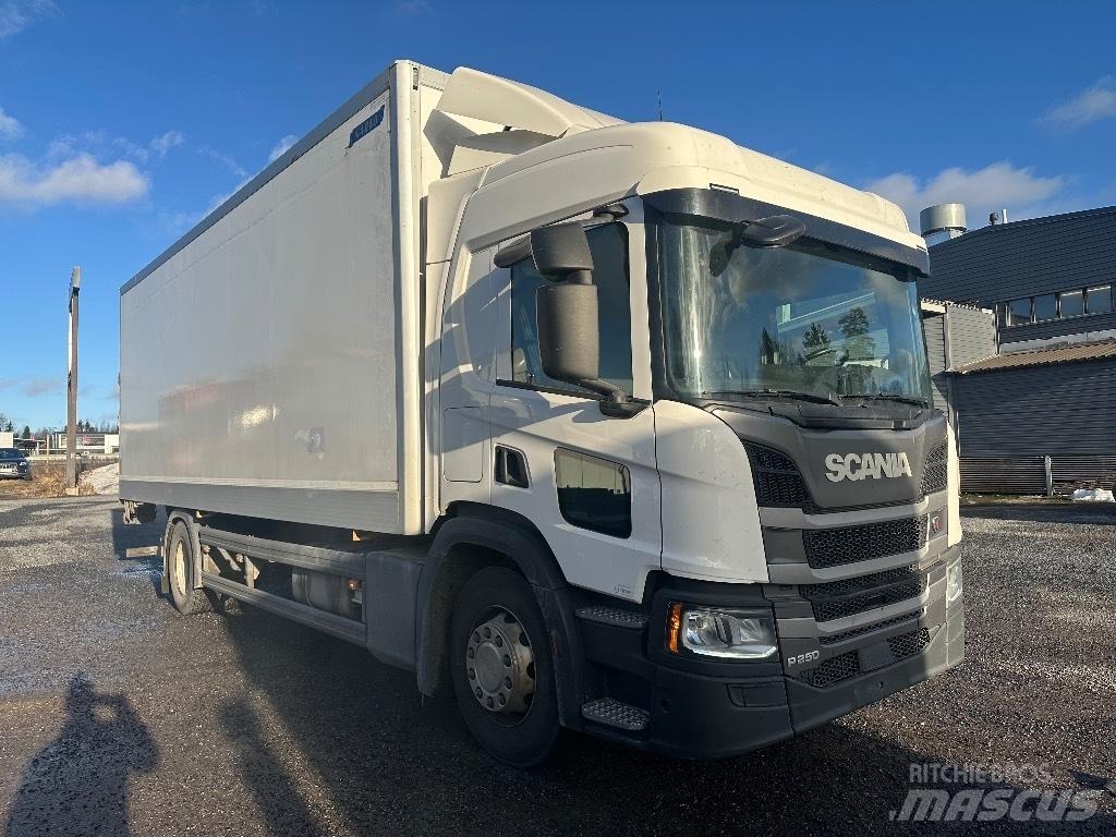 Scania P250 Bakwagens met gesloten opbouw