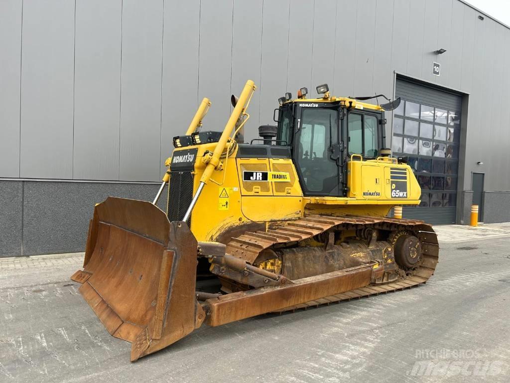Komatsu D 65 WX-18 Rupsdozers