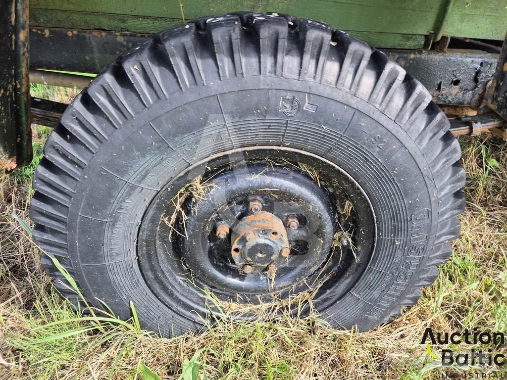  UAZ 452 Bestelwagens met open laadbak