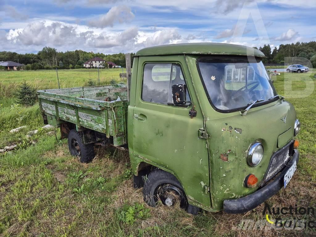  UAZ 452 Bestelwagens met open laadbak