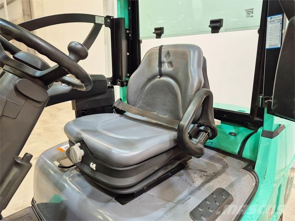 Mitsubishi FD30NT Diesel heftrucks