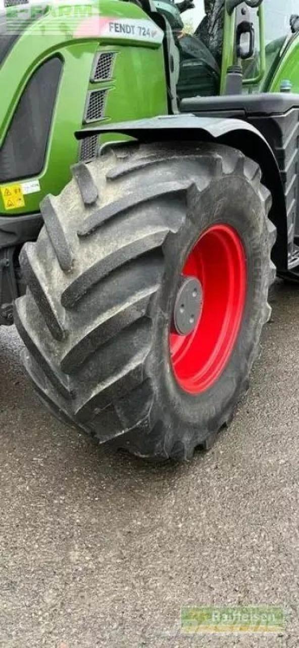 Fendt 724 vario Tractoren