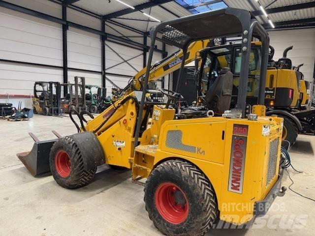 Knikmops km 250 Miniladers