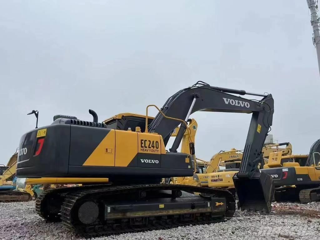 Volvo EC 240 Rupsgraafmachines