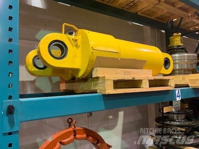 Komatsu 830 E Knik dumptrucks