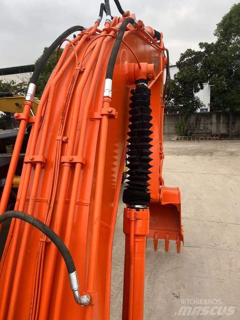 Hitachi ZX 200 Rupsgraafmachines
