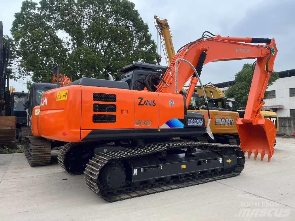 Hitachi ZX 200 Rupsgraafmachines