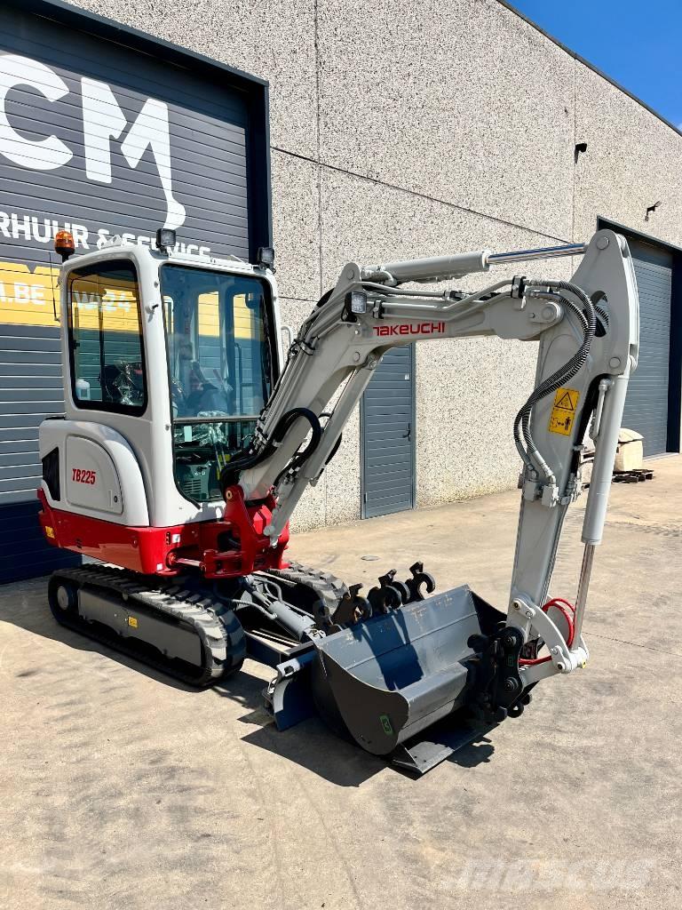 Takeuchi TB 225 Minigraafmachines < 7t