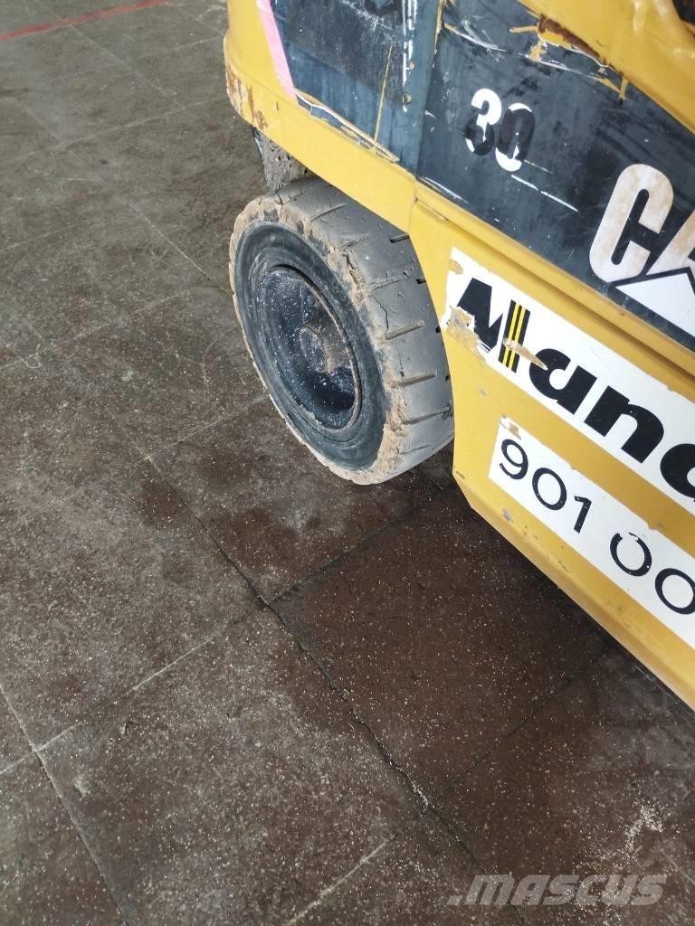 CAT DP 30 NT Diesel heftrucks