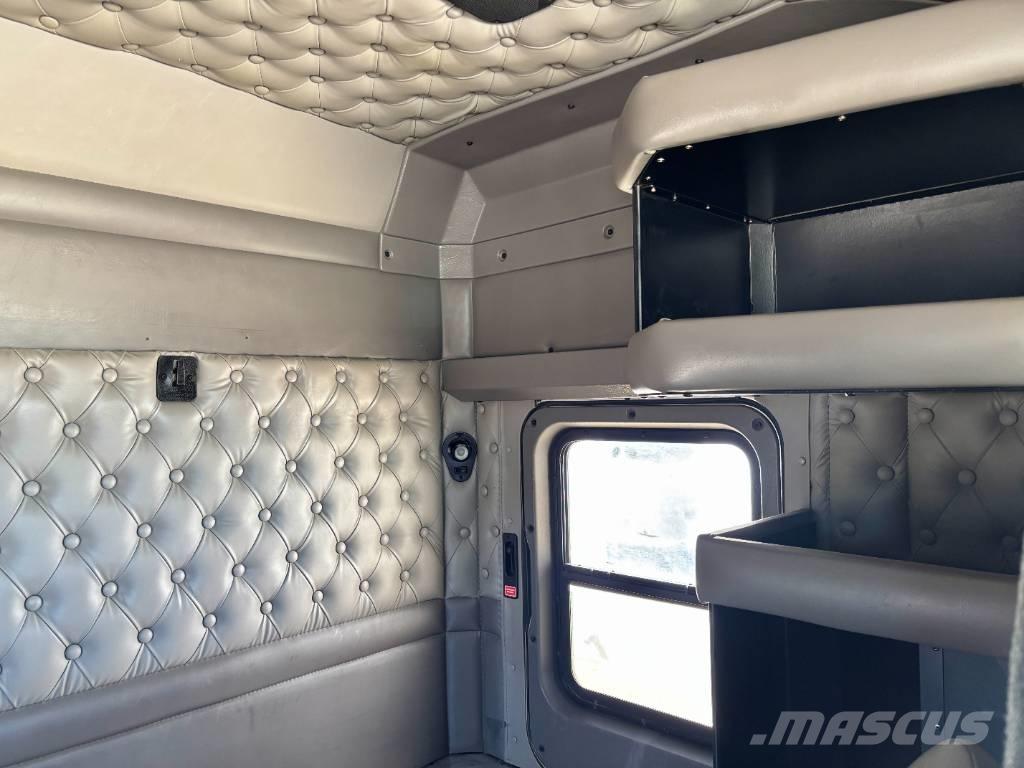 Kenworth T800 Trekkers