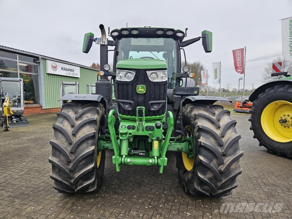 John Deere 6R215 Tractoren