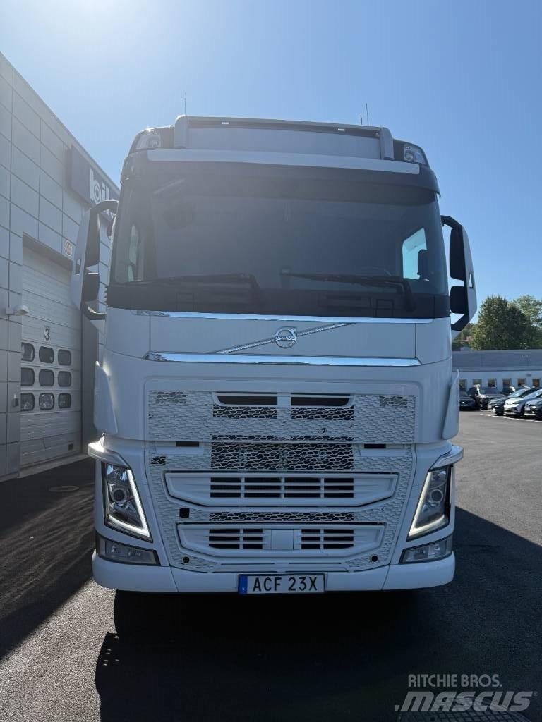 Volvo FH 540 6x2 Bakwagens met gesloten opbouw