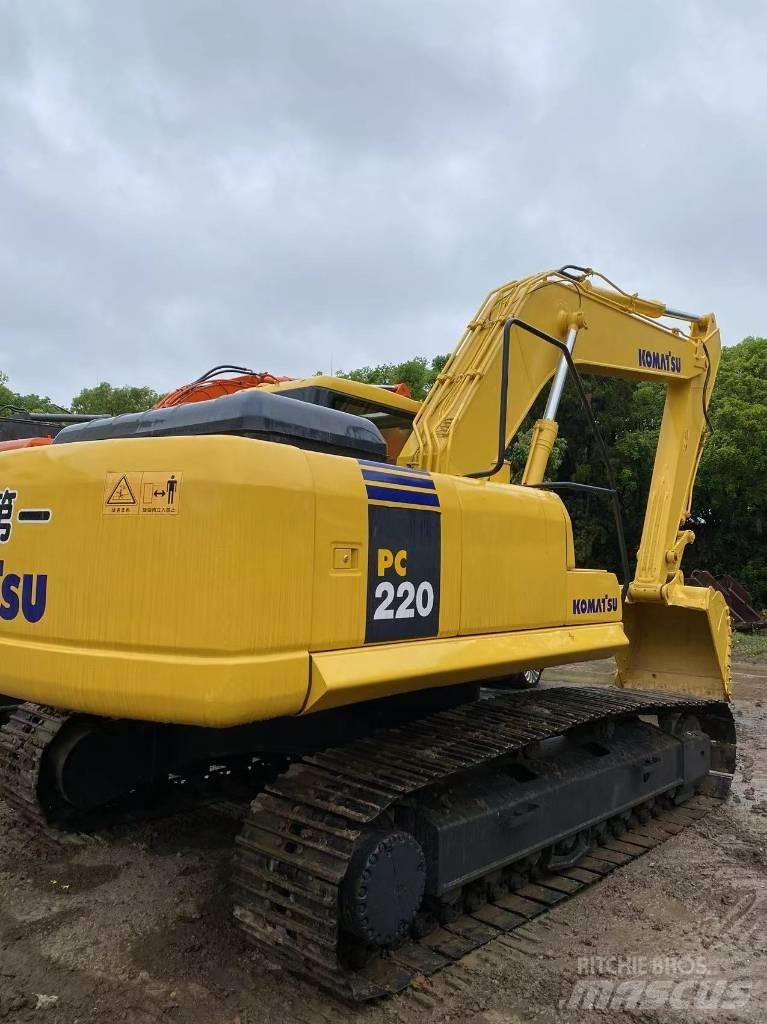 Komatsu 220 Rupsgraafmachines