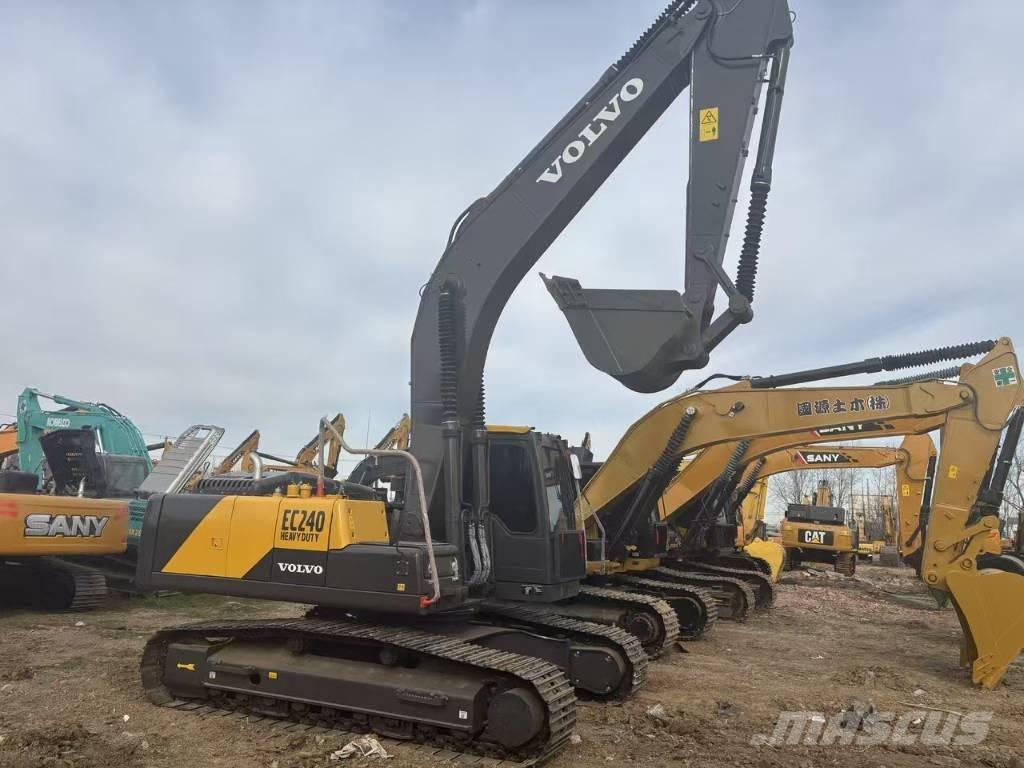 Volvo EC 240 Rupsgraafmachines
