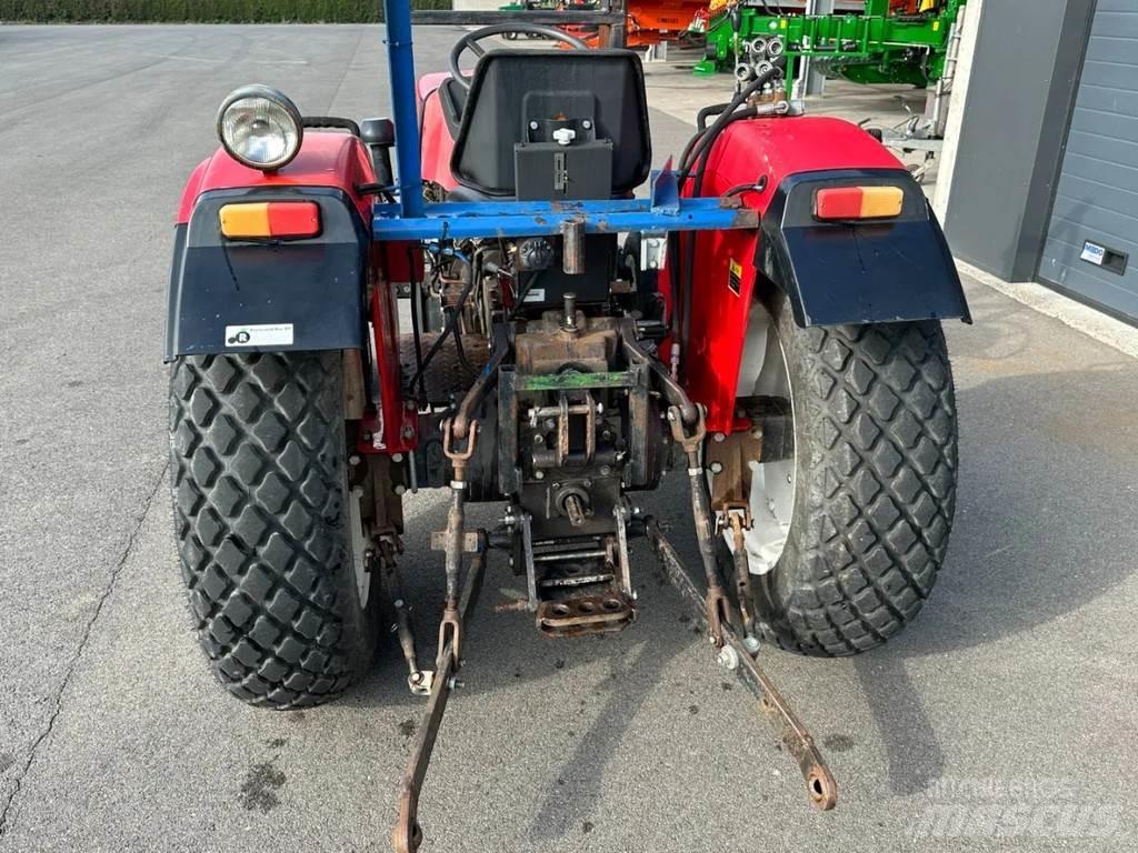 YTO 400 2-wd Tractoren