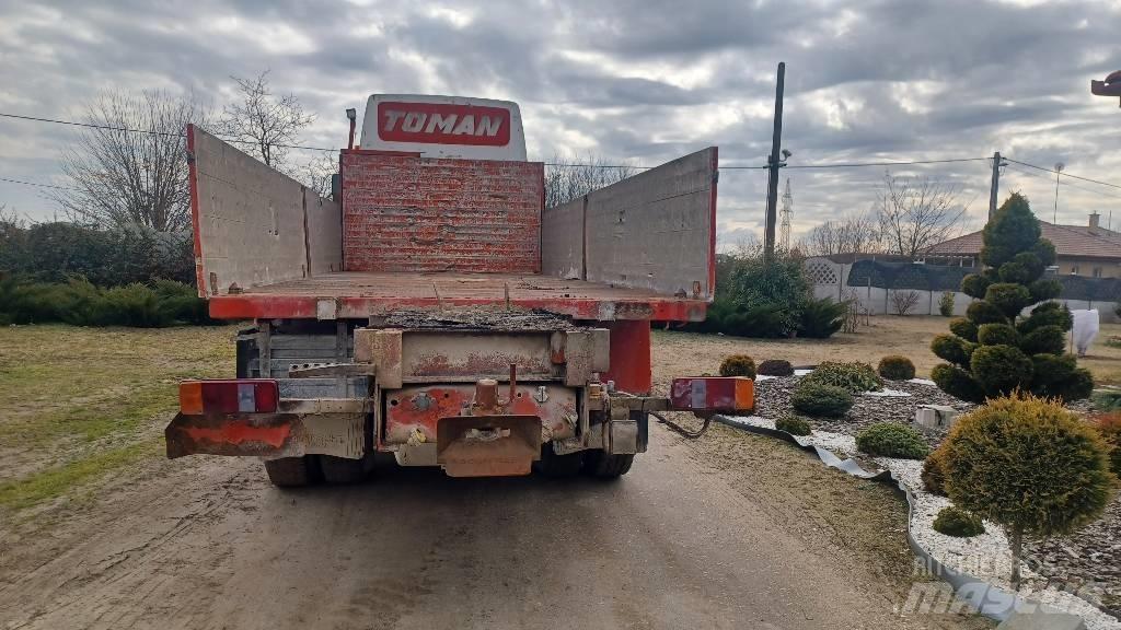 Steyr 32S37 Vrachtwagen met vlakke laadvloer en lier