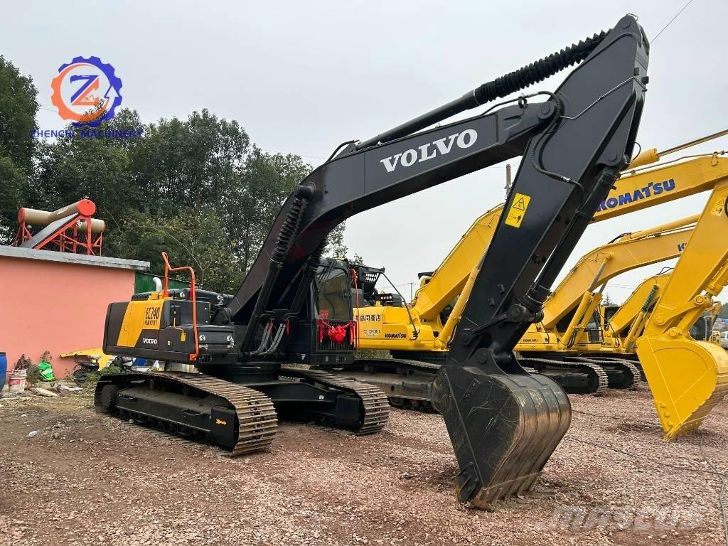 Volvo EC 240 Rupsgraafmachines