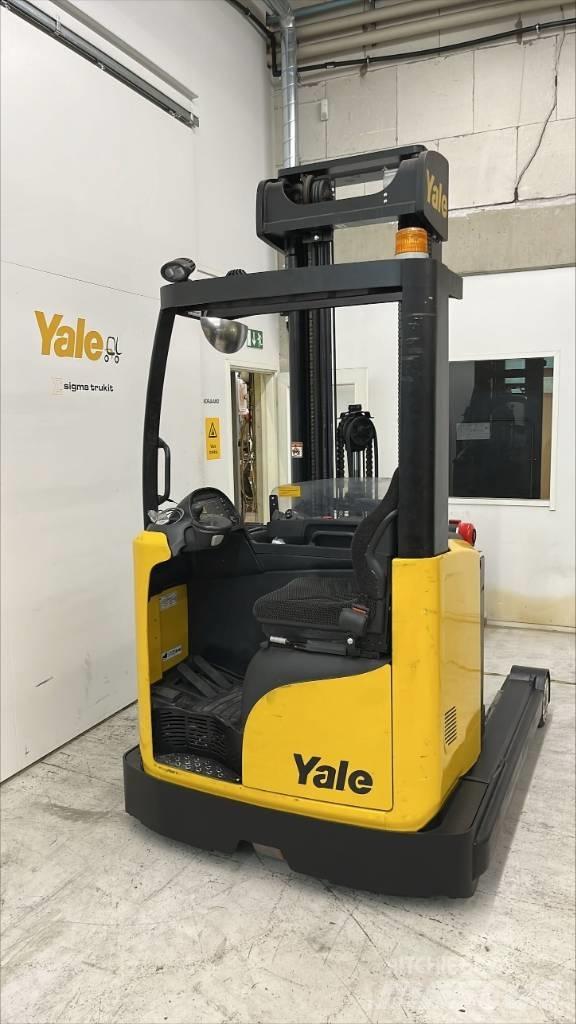 Yale MR25 Reachtruck voor hoog niveau