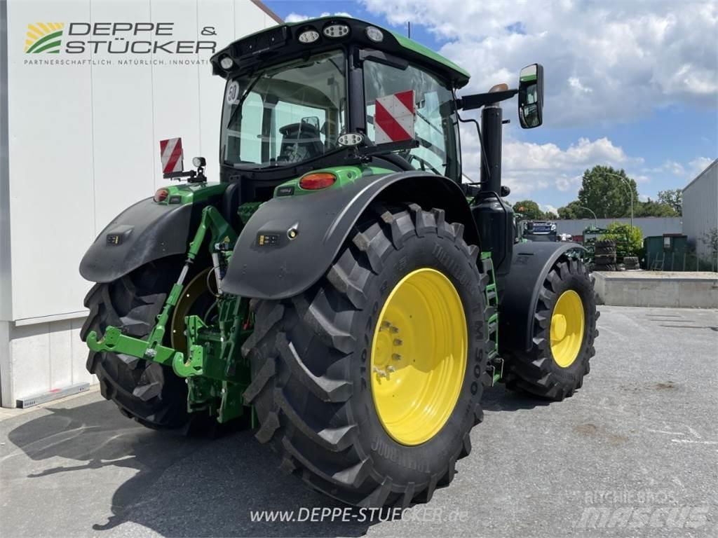 John Deere 6250R Tractoren