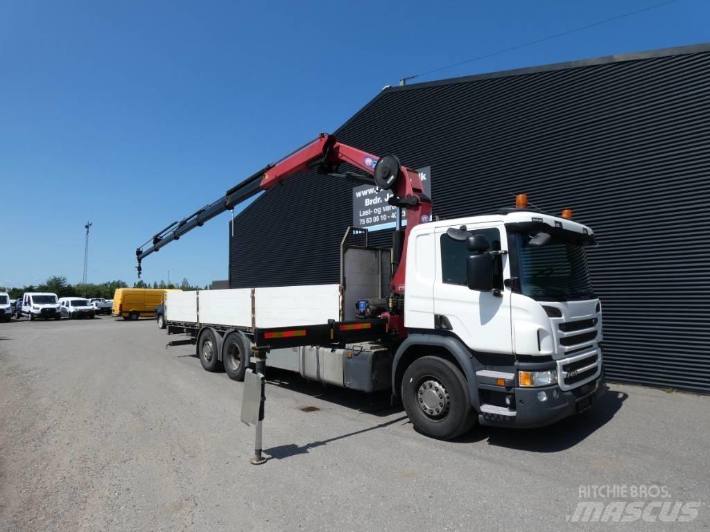 Scania P 450 Vlakke laadvloer met kraan