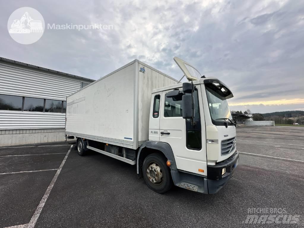 Volvo FL 612 Bakwagens met gesloten opbouw