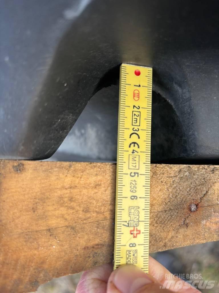 Trelleborg 650/60R34 Banden, wielen en velgen