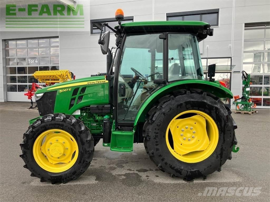 John Deere 5067E Tractoren