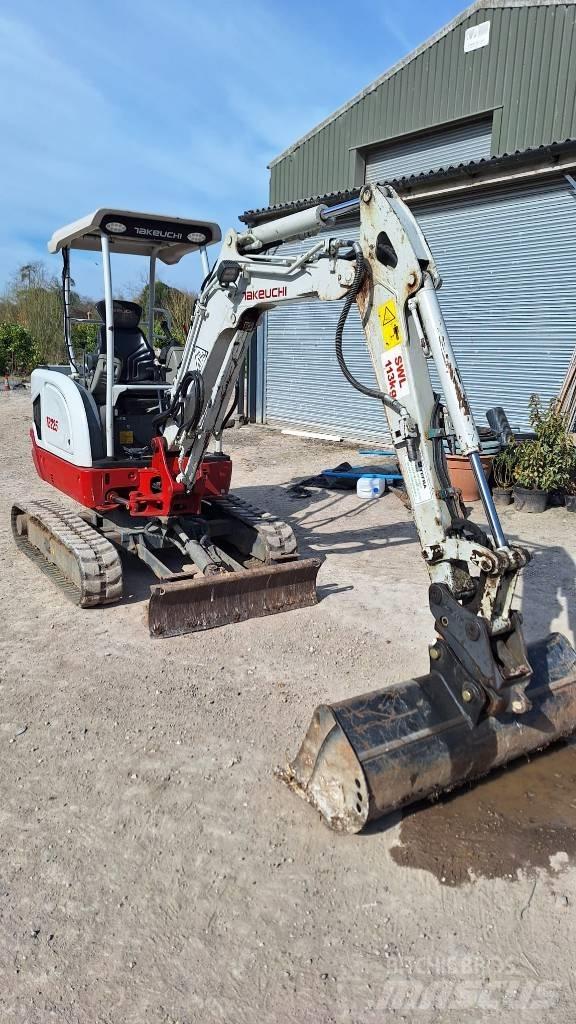 Takeuchi TB 225 Minigraafmachines < 7t