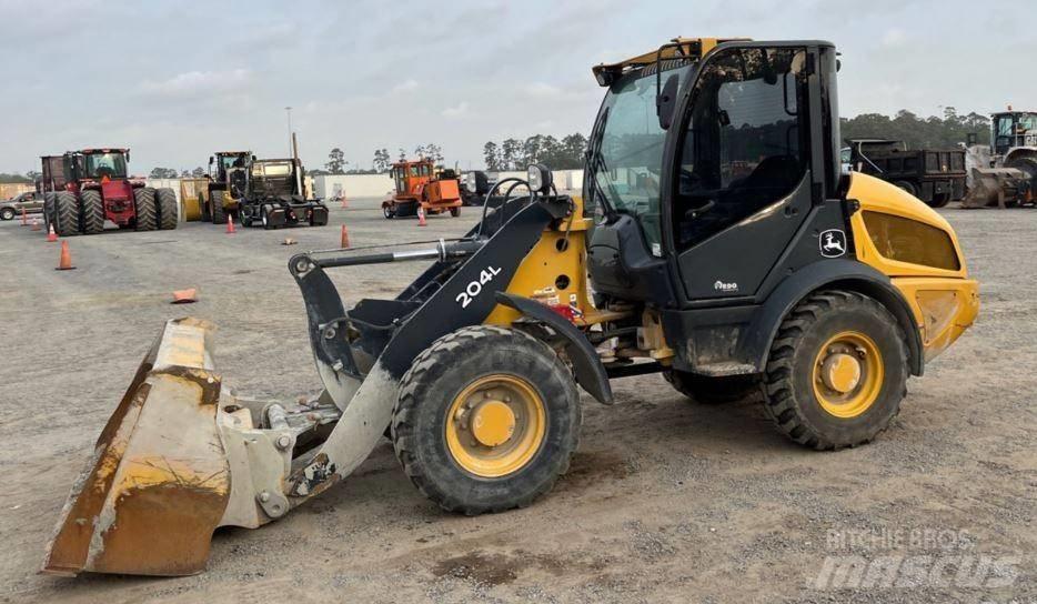 John Deere 204L Wielladers