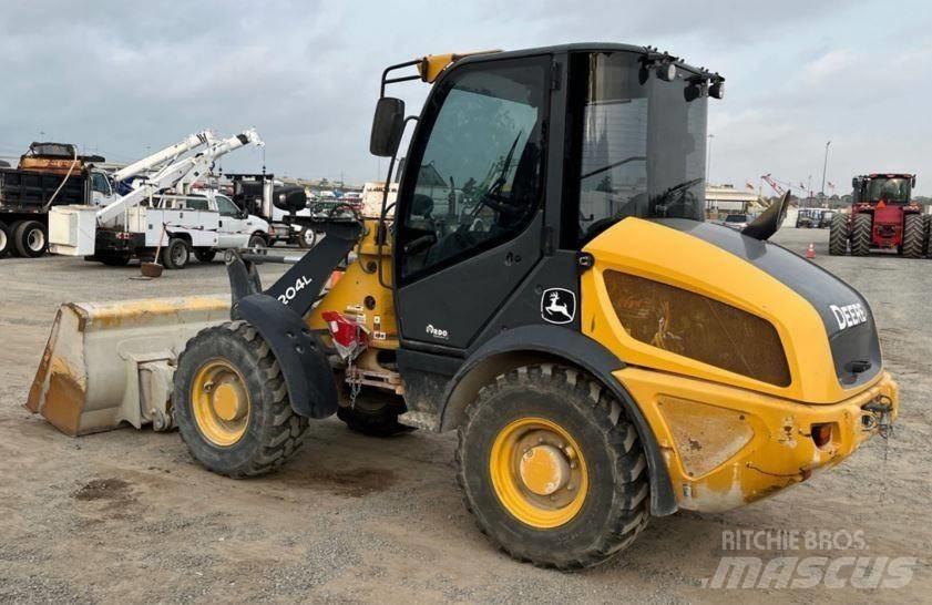 John Deere 204L Wielladers