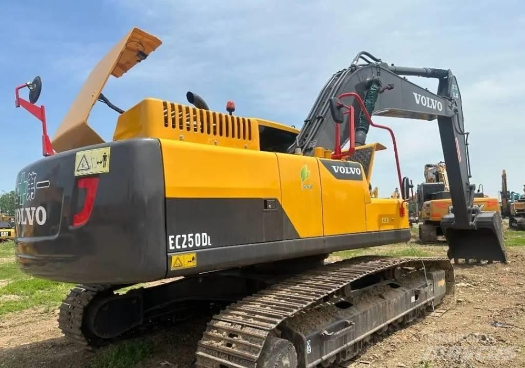 Volvo EC 250 D L Rupsgraafmachines