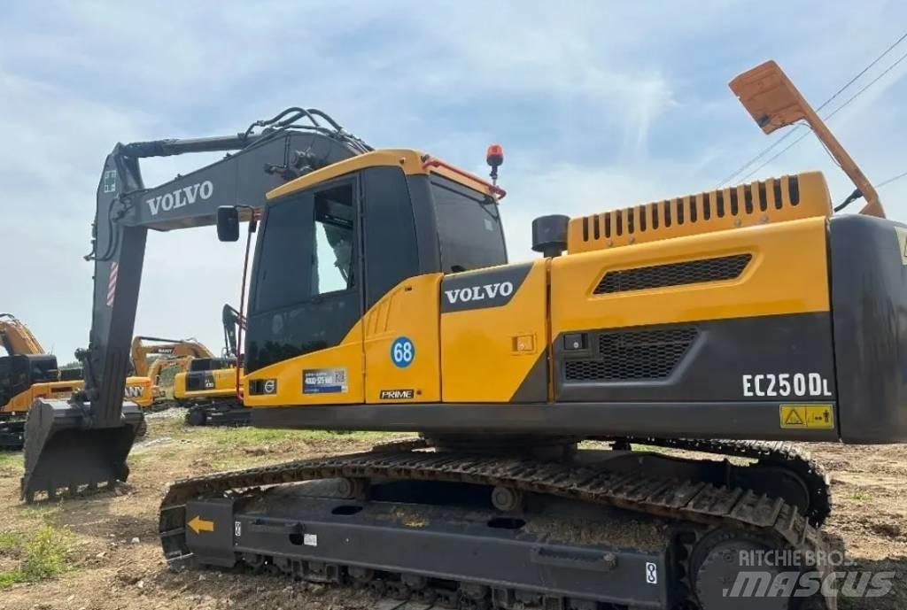 Volvo EC 250 D L Rupsgraafmachines