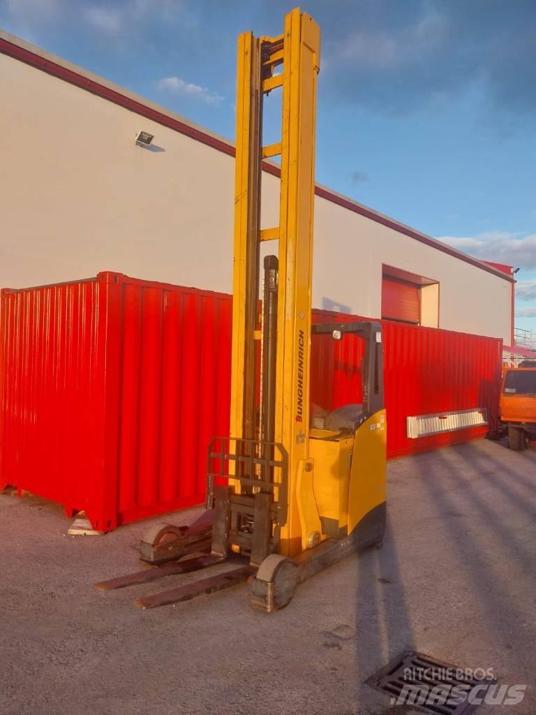 Jungheinrich ETV 325 Reachtruck voor hoog niveau